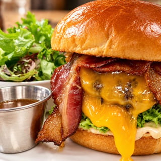 CLASSIC BACON BURGER
